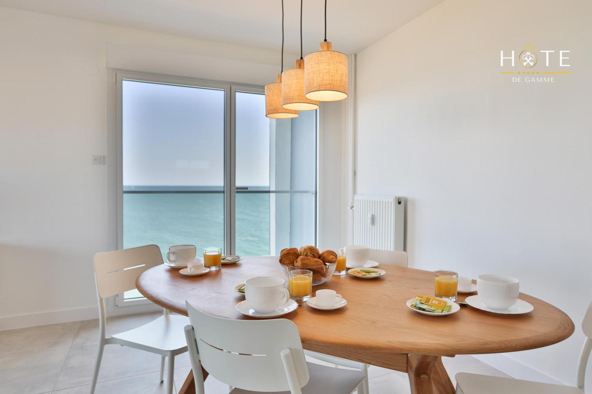 Appartement De Caractere, Superbe Vue Mer 280° La Chaume Extérieur photo